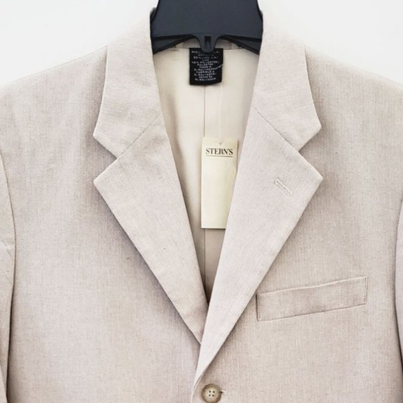 Claiborne Men's Easy Care Beige Herringbone pattern Blazer RN52003Size 36R - Picture 2 of 13